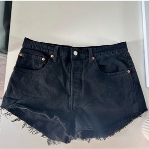 Black 501 Woman’s Levi shorts size 30